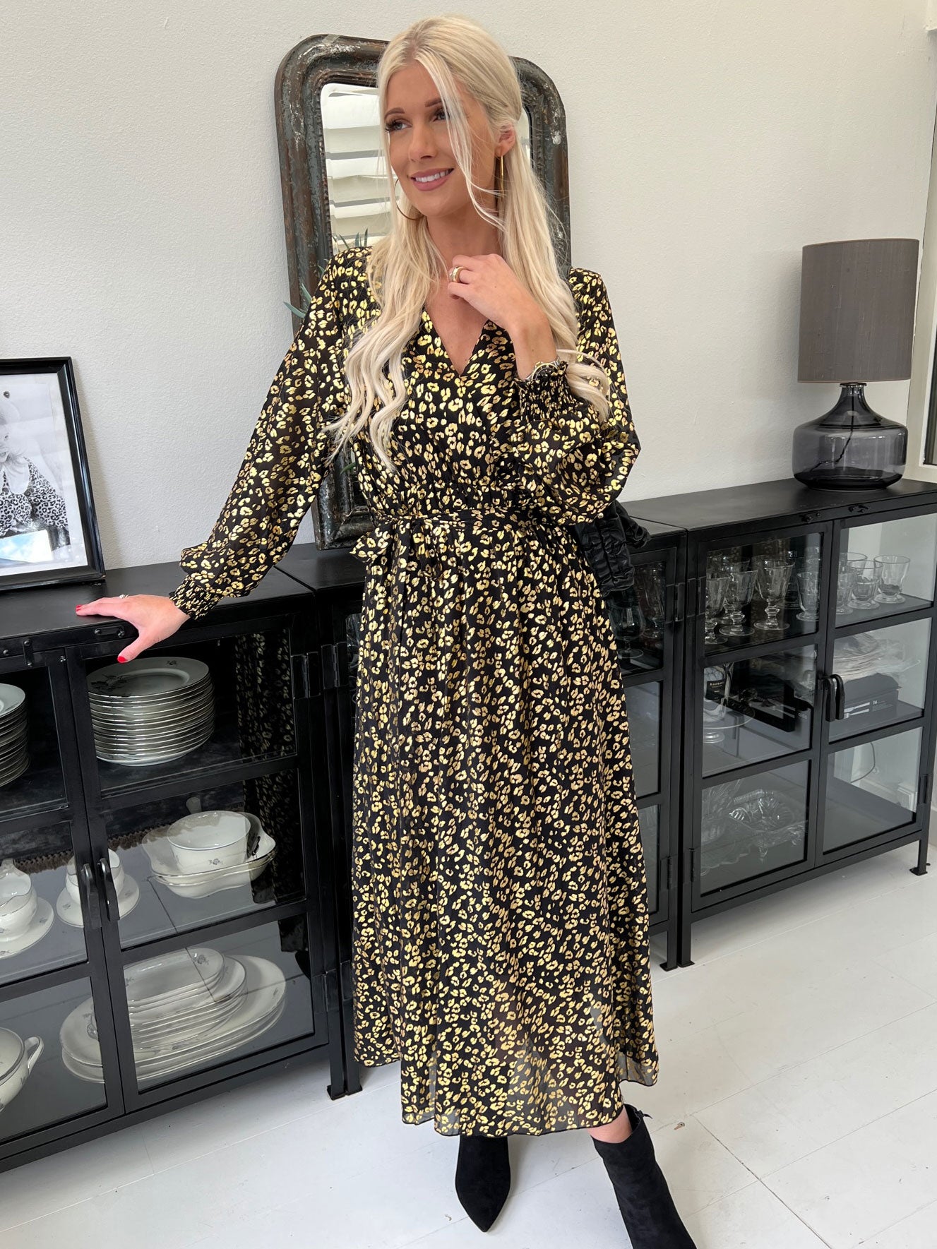 Melisse - Klänning med leopardtryck och resår under bysten